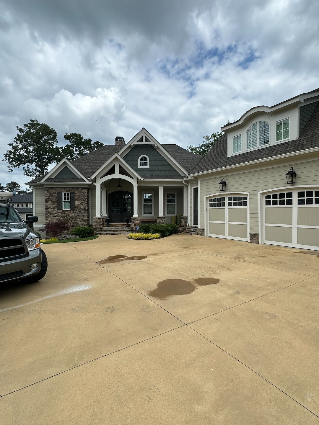 Washing a House in Greensboro, Ga “The Finishing Touch”